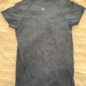lululemon athletica Gray Short Sleeve Tee